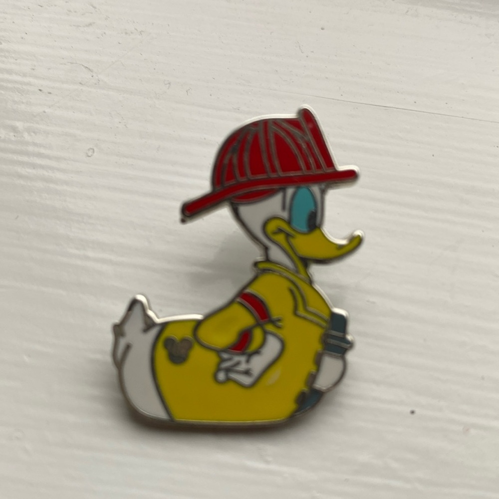 Donald Duck Firefighter Trading Pin